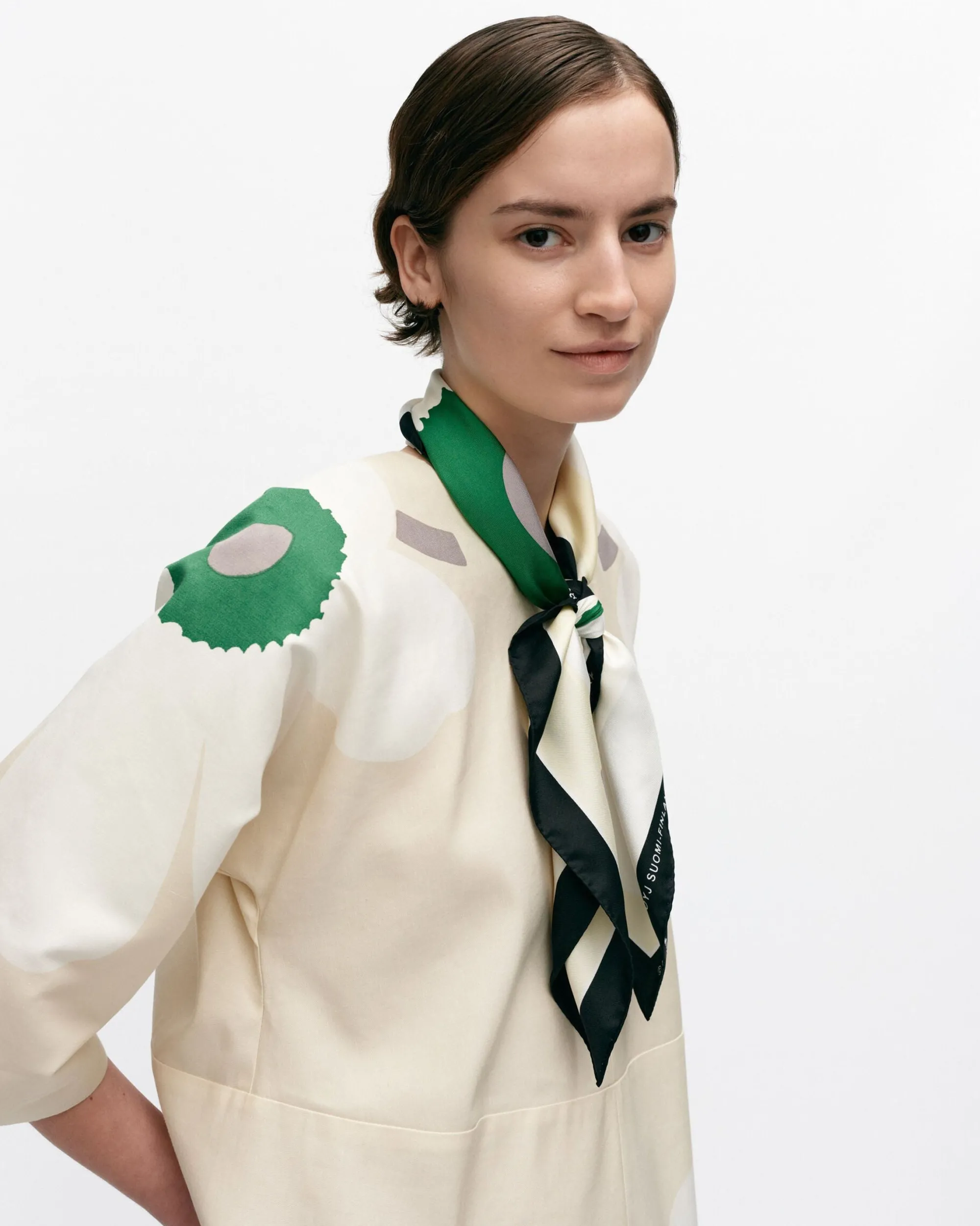 Asusteet Marimekko Huivit^Lauhtua Heijastus Unikko Silkkihuivi